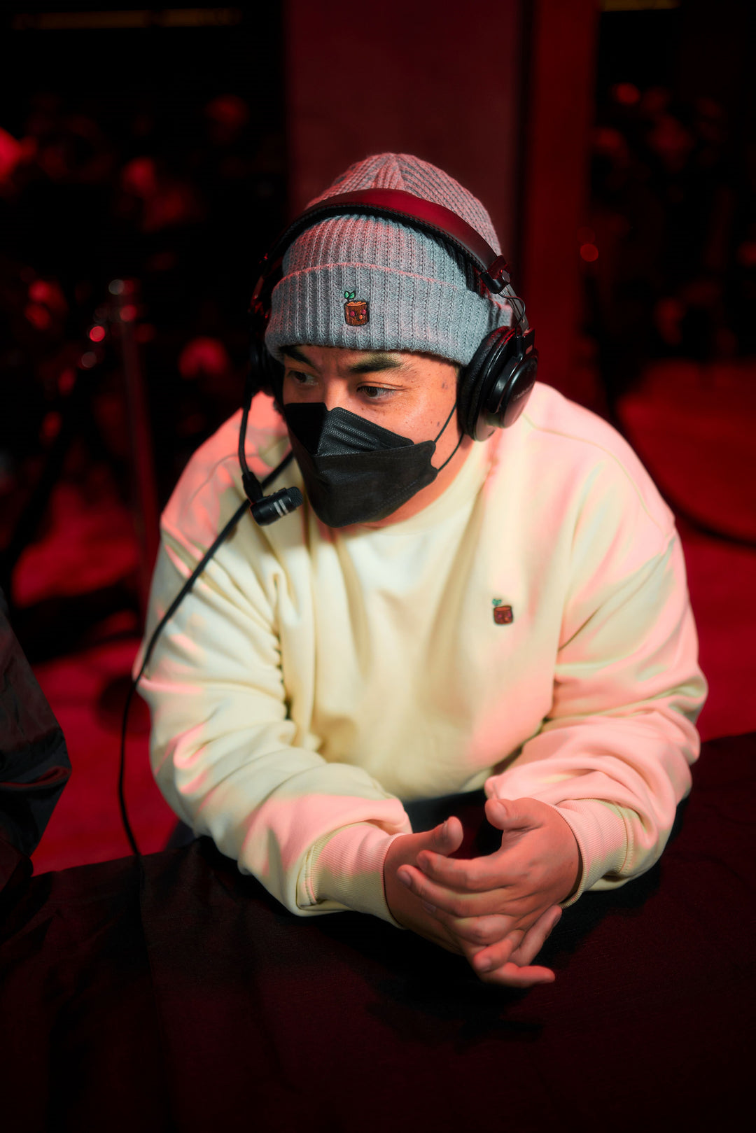 miichan　1010 TEKKEN - 'Mokujin' Small Logo Embroidered Crew Neck